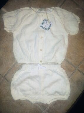 BNWT Chelsea & Violet Girls Off White 2 Piece Set w/ Button Front Top Sz 3T